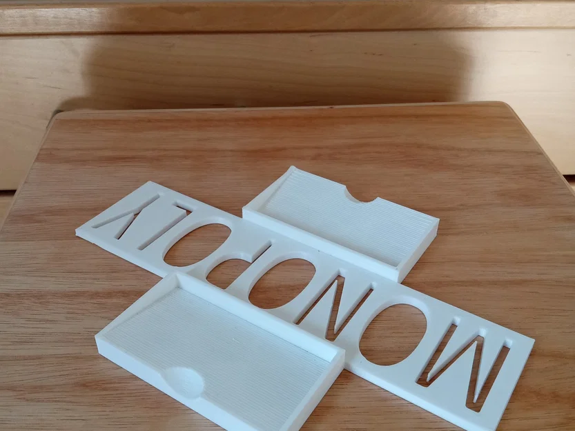 Giá đỡ thẻ cơ hội và cộng đồng trong trò chơi Monopoly - Image 2