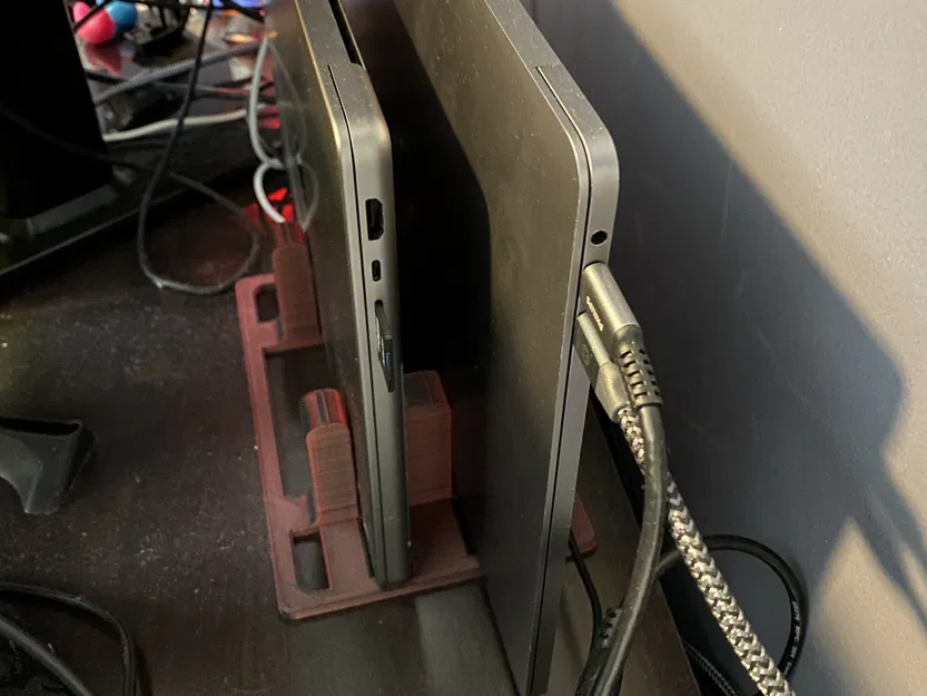 Giá đỡ laptop đôi cho không gian làm việc gọn gàng - Image 1