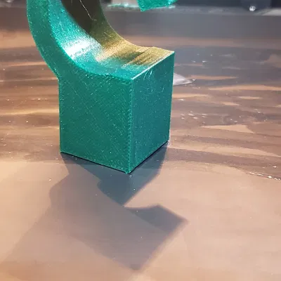 Móc treo thay thế cho chổi và cây lau nhà