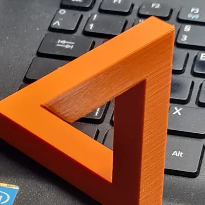 Tam giác Penrose với hiệu chỉnh phối cảnh