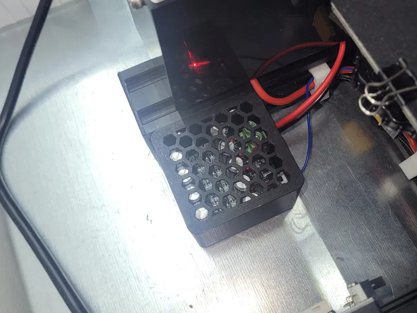 Vỏ bảo vệ BTT UPS 24V cho khung v-slot 40x40 - Image 1