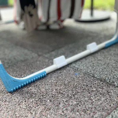 Bảo vệ máy hút bụi robot tránh va chạm với giá treo quần áo