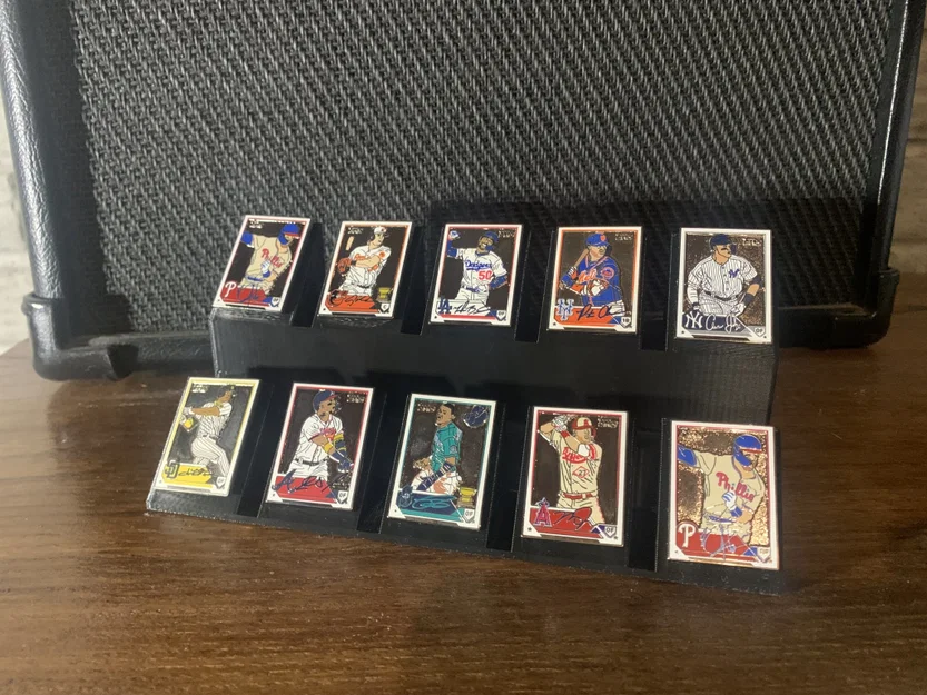 Giá đỡ bộ pin Super Box 2023 Topps Series 1 - Image 1