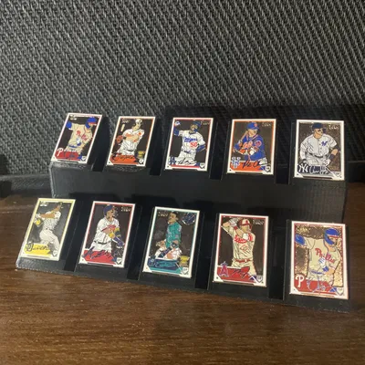 Giá đỡ bộ pin Super Box 2023 Topps Series 1