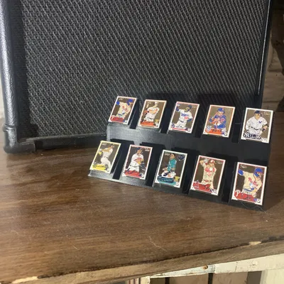 Giá đỡ bộ pin Super Box 2023 Topps Series 1