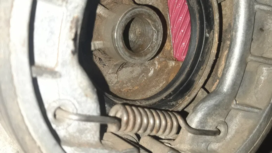 Piñón reenvío cuentakilómetros 10 dientes cho Vespino - Image 2