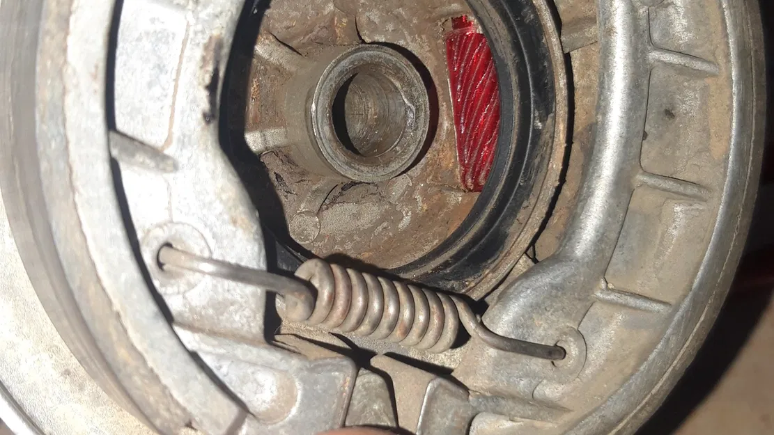 Piñón reenvío cuentakilómetros 10 dientes cho Vespino - Image 4