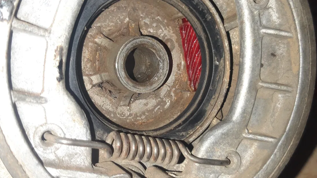 Piñón reenvío cuentakilómetros 10 dientes cho Vespino - Image 6