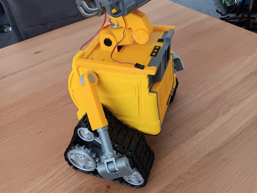 Robot WALL-E đáng yêu nhất hành tinh - Image 3