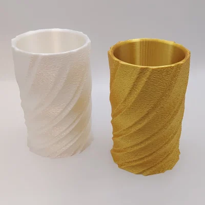 Giá đỡ bút xoắn với thiết kế tối giản cho hoa khô