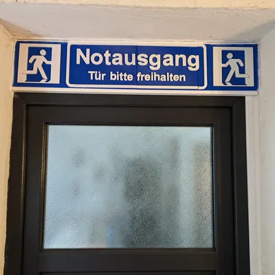 Biển báo thoát hiểm NOTAUSGANG 1 mét