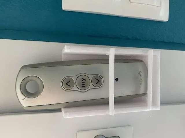 Giá đỡ điều khiển từ xa cho cửa cuốn - Image 1