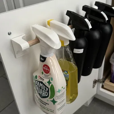 Giá đỡ chai xịt gắn cửa tủ nội thất