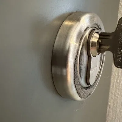 Bộ phận giữ Nuki cho khóa thông minh với vòng trang trí dày