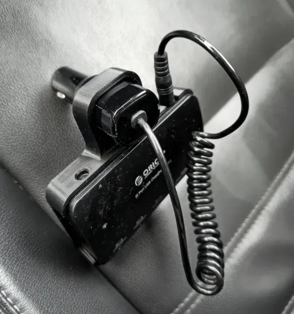 Giá đỡ sạc USB 4 cổng cho ổ cắm phụ kiện 12 volt trong xe hơi - Image 1