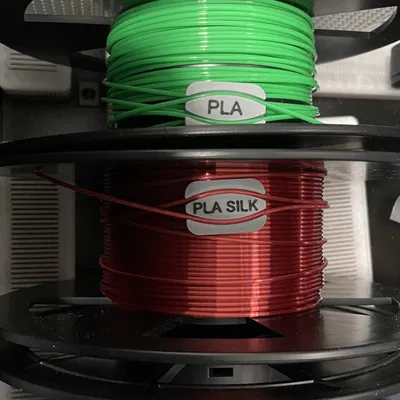 Kẹp filament với tên vật liệu nổi bật