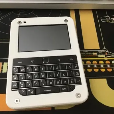 Vỏ Beepy mỏng cho Raspberry Pi với nút bên mở rộng