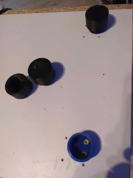 Chân bàn có thể điều chỉnh chiều cao và ốc vít ẩn - Image 2