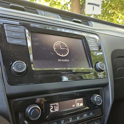 Giá đỡ điện thoại thẻ SD cho Škoda Rapid