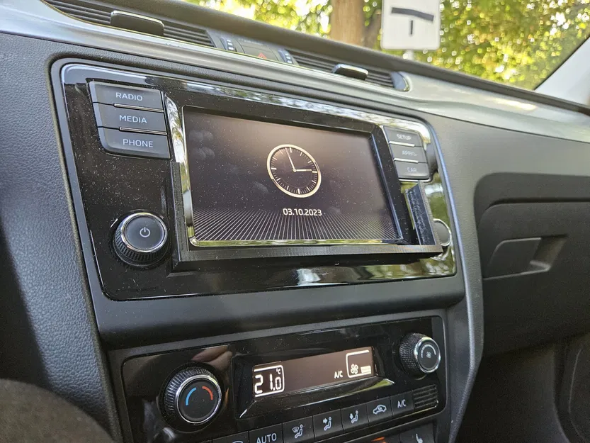 Giá đỡ điện thoại thẻ SD cho Škoda Rapid - Image 5