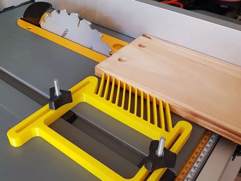 Bảng giữ phôi cho máy cưa bàn Dewalt DWE7492 - Image 1