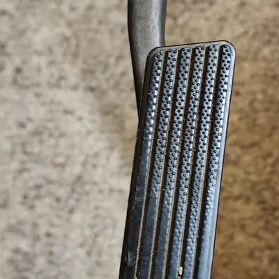 Bệ đạp ga rộng cho xe Ford Pinto