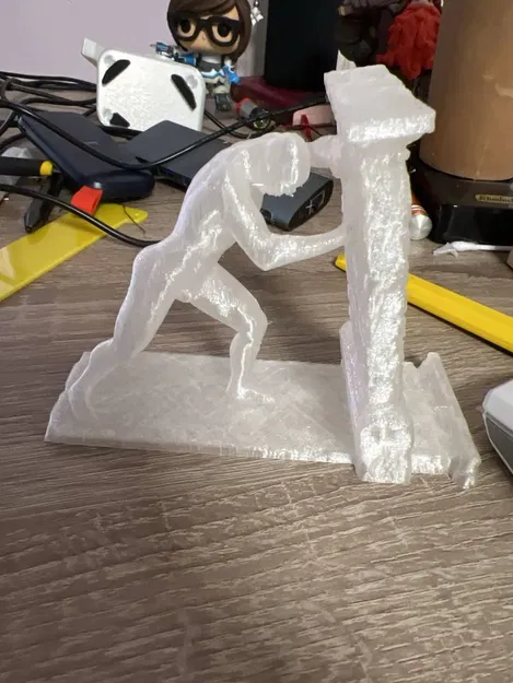 Giá đỡ điện thoại Titan hình nhân vật thần thoại - Image 3