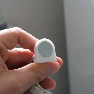 Móc từ tính treo khăn và đồ vật khác