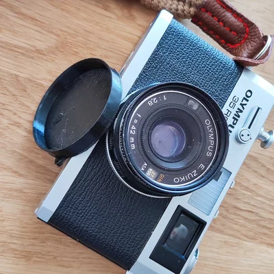 Nắp đậy ống kính cho máy ảnh Olympus 35 RC Zuiko 42/2,8