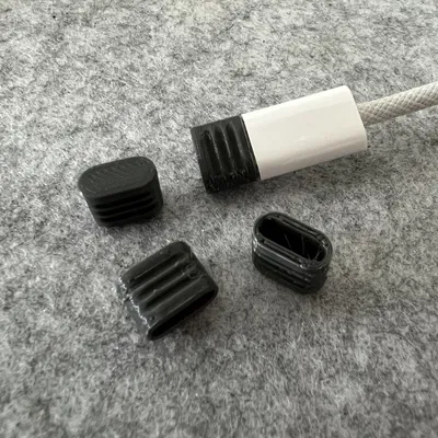 Nắp bảo vệ cho đầu nối USB và Lightning