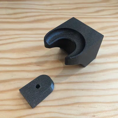 Giá đỡ gậy bóng mềm dễ lắp đặt trên tường