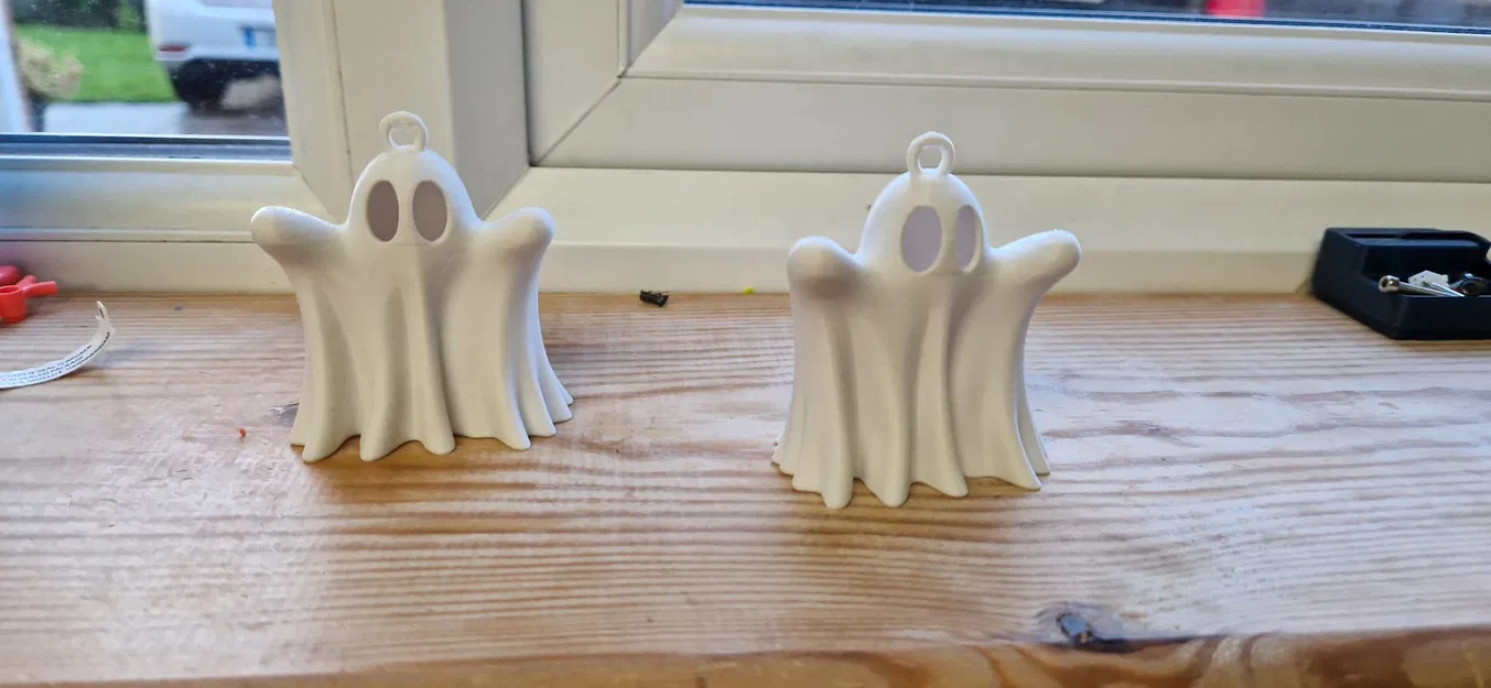 Ma quái rỗng treo với vòng dây trang trí Halloween - Image 1