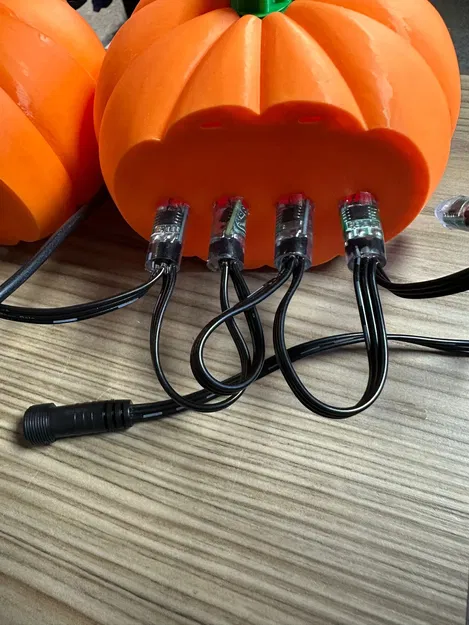 Đèn bí ngô jack o lantern cho 4 pixel 12mm với đế gắn kèm - Image 1