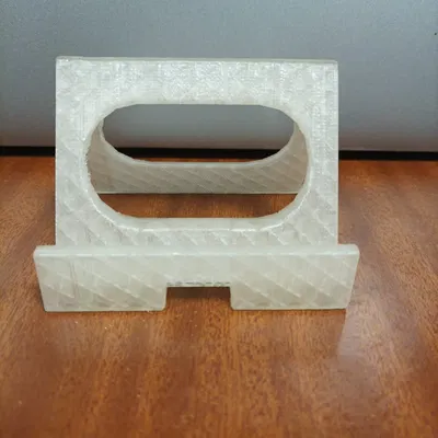 Giá đỡ điện thoại tích hợp cổng sạc trong OpenSCAD