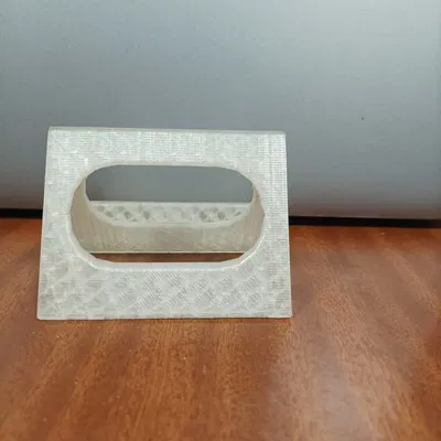 Giá đỡ điện thoại tích hợp cổng sạc trong OpenSCAD