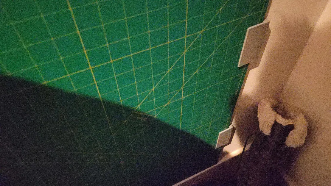 Giá đỡ tấm cắt treo tường cho phòng chứa đồ - Image 1