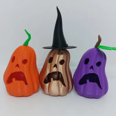Đèn bí ngô hình quả lê đáng sợ cho Halloween