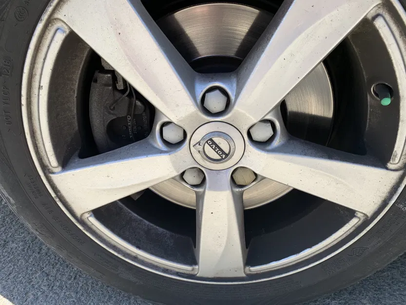 Nắp đậy bu lông bánh xe đa năng cho ô tô - Image 1