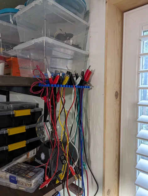 Giá đỡ dây dẫn và cáp tổ chức cho thiết bị điện tử - Image 1