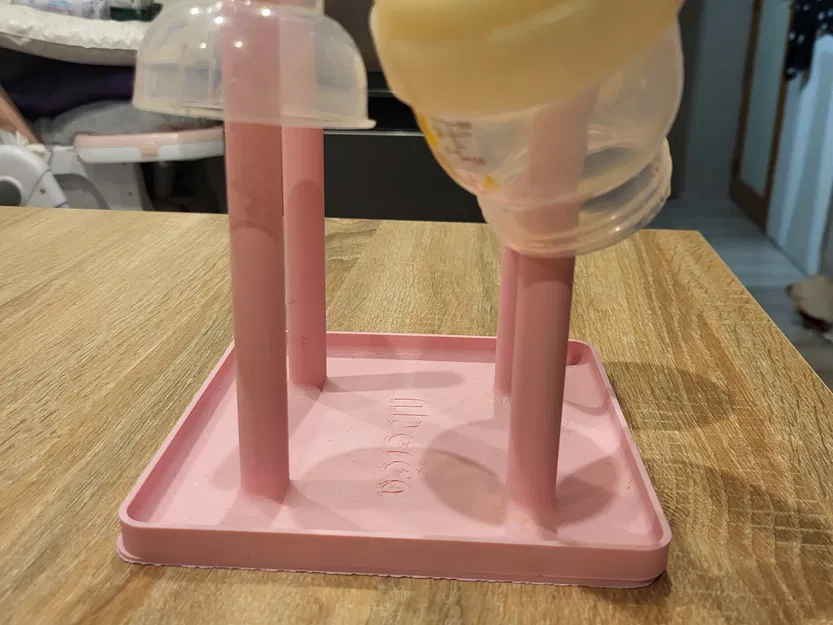 Giá đỡ bình sữa cho trẻ em có thể chứa 4 bình - Image 1