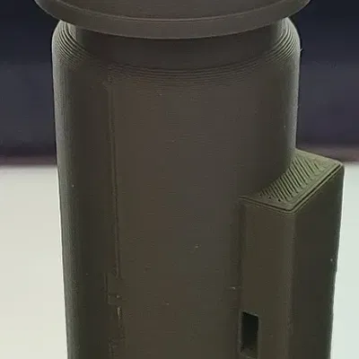 Bình chứa geocaching gắn bằng dây zip