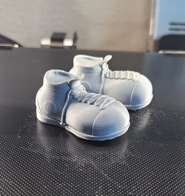 Giày thể thao hoạt hình độc đáo cho mô hình 3D - Image 1