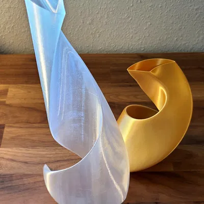 Bình hoa xoắn ốc với ba kích thước khác nhau