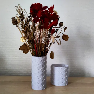 Bình hoa và chậu cây phong cách sóng Nhật Bản