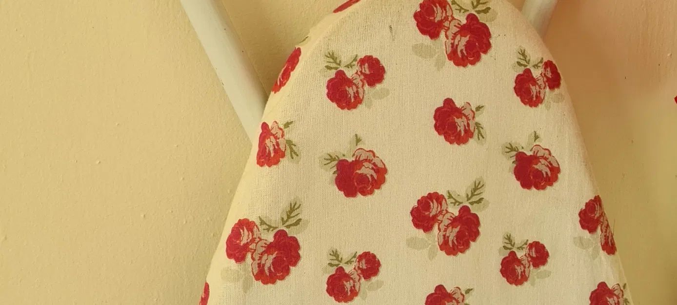 Giá treo bàn là tiện lợi cho không gian sống - Image 2