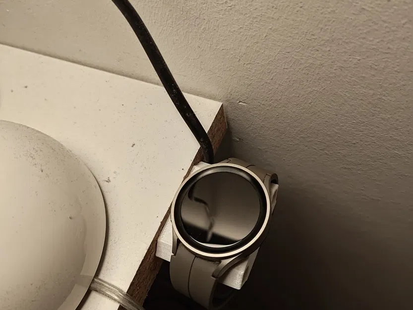 Giá đỡ sạc đồng hồ Samsung tương thích với tường tổ ong - Image 1