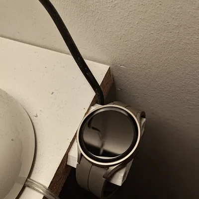 Giá đỡ sạc đồng hồ Samsung tương thích với tường tổ ong