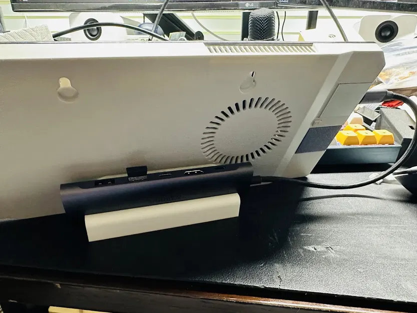 Giá đỡ cho thùng máy Cooler Master với khe cắm USB C - Image 1