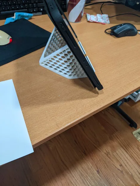 Giá đỡ iPad lớn cho ốp dày - Image 1