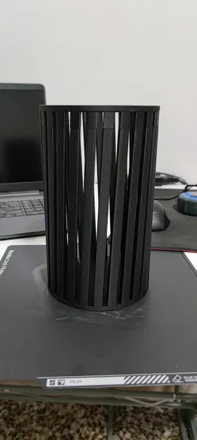 Giá đỡ dụng cụ nhà bếp gọn gàng và tiện lợi - Image 1